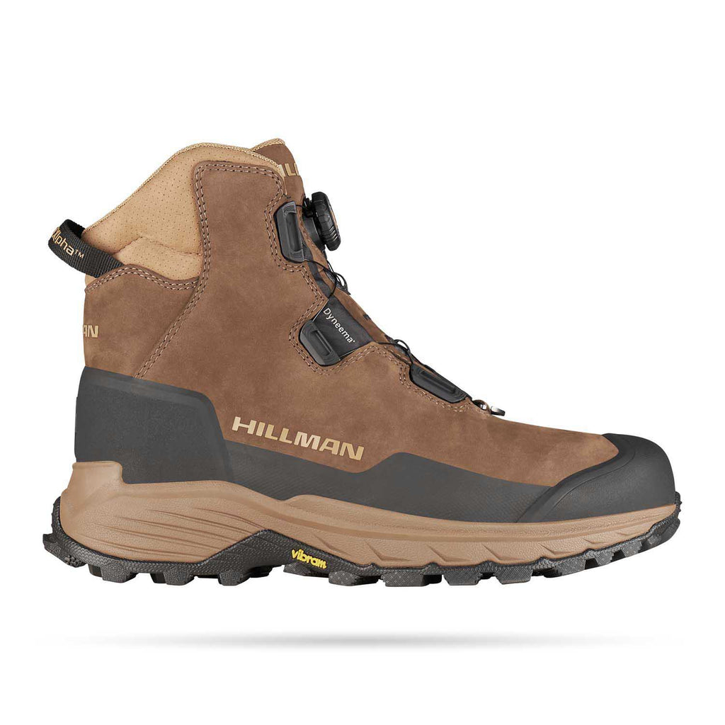 Der Hillman Vorbestellung 2.0 ALPHA DRYHUNT Jagdstiefel, abgebildet auf weißem Grund, ist ein braun-schwarzer Hochschaft-Wanderstiefel mit robuster Sohle und sicherer Schnürung - der ideale wasserdichte Stiefel für Allwetterwanderungen. Lieferung bis zum 20.07.2025.