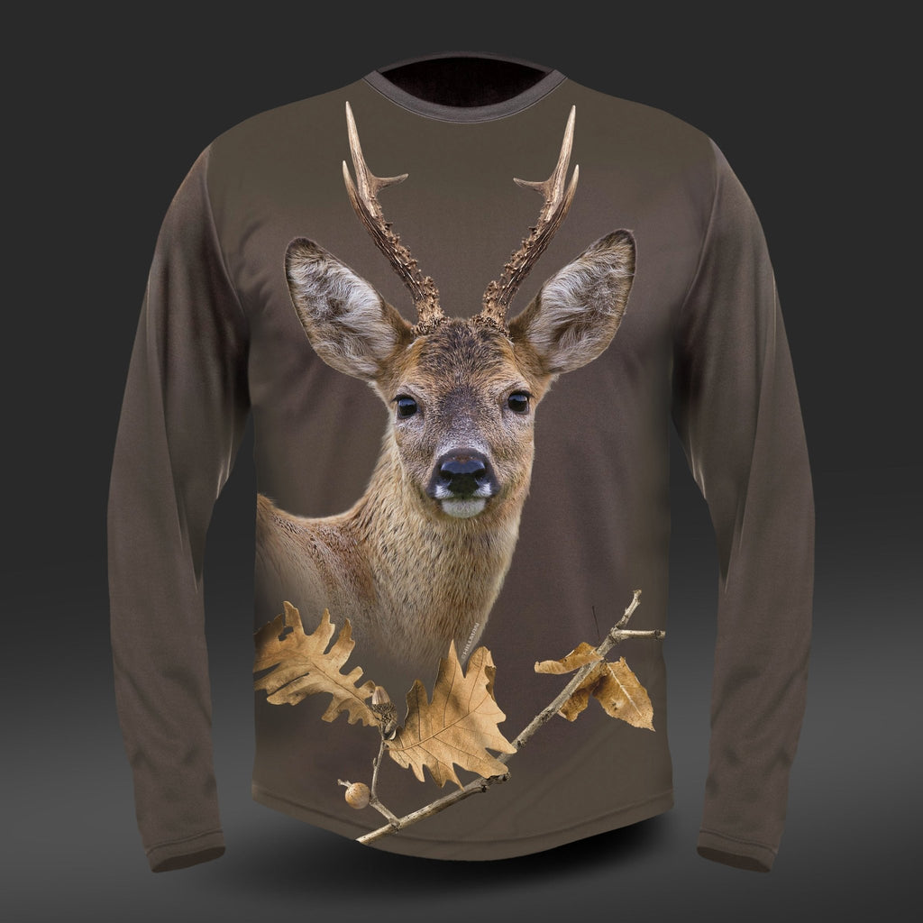 Das Hillman Langarm-T-Shirt – DGT Baumwolle Jagd T-Shirt mit Reh Langarm ist aus ägyptischer Baumwolle gefertigt und zeigt einen realistischen Hirsch mit Geweih, Eichenlaub und Eicheln auf dunkelbraunem Hintergrund. Perfekt für Naturliebhaber, die hochwertige DGT-T-Shirts mit aufwendigen Details schätzen.